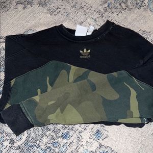 Adidas Camoflauge crewneck